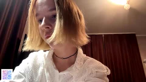 Molly online show from October 2025 07:11:02 PM