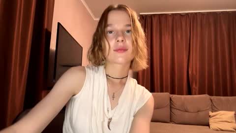 Molly online show from October 2025 06:28:02 PM