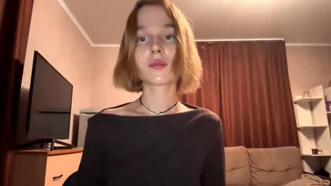 Molly online show from October 2025 07:13:01 PM