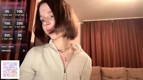 Molly online show from October 2025 07:32:01 PM