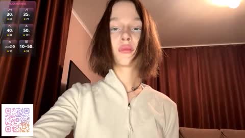 Molly online show from November 2025 07:35:01 PM