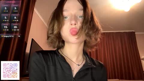 Molly online show from November 2025 07:29:01 PM