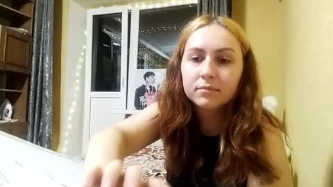 Anna online show from December 2025 05:09:02 PM