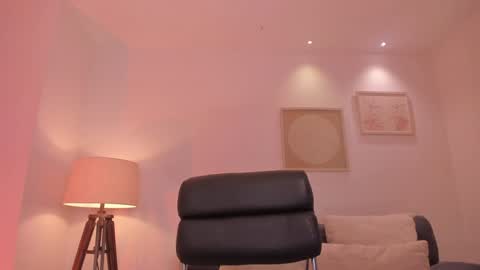 GIGI online show from December 2024 06:04:02 AM