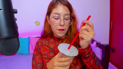 Snapshot of gigimooon chatting on September 2025 02:33:01 AM gigimooon online show from September 2025 02:33:01 AM