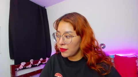 Snapshot of gigimooon chatting on September 2025 02:12:02 AM gigimooon online show from September 2025 02:12:02 AM