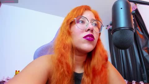 Snapshot of gigimooon chatting on February 2026 01:43:01 AM gigimooon online show from February 2026 01:43:01 AM