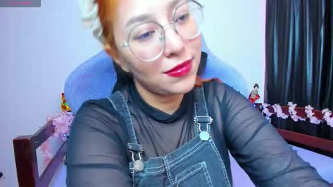 Snapshot of gigimooon chatting on February 2026 11:01:01 PM gigimooon online show from February 2026 11:01:01 PM