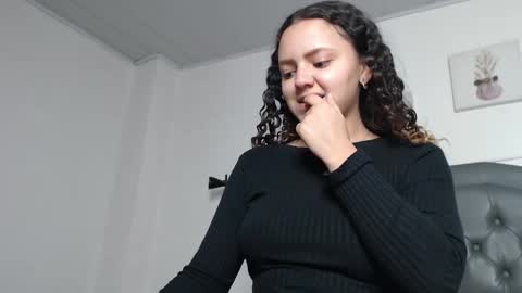 Giia  online show from December 2025 12:53:02 PM