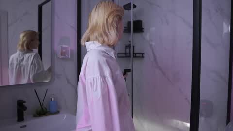 Gin online show from November 2025 06:33:01 AM