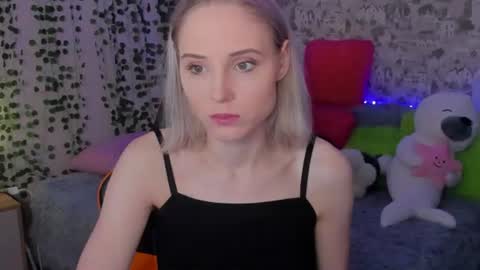 Snapshot of gina_lovelyy chatting on June 2026 01:00:02 AM Gina online show from June 2026 01:00:02 AM