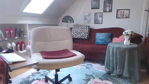 Snapshot of ginablondecam chatting on March 2026 12:43:01 PM Gina online show from March 2026 12:43:01 PM