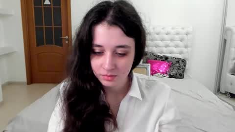 Kate online show from November 2025 08:49:02 AM