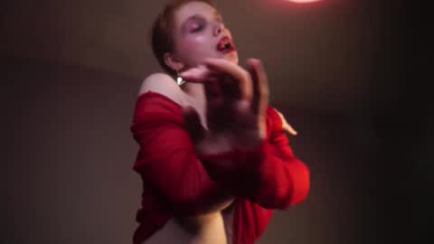 Snapshot of ginger_hugs chatting on February 2025 01:13:01 AM im expecting 350 thumbs up on my altar online show from February 2025 01:13:01 AM