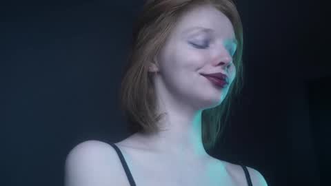 Snapshot of ginger_hugs chatting on October 2025 10:09:01 PM im expecting 350 thumbs up on my altar online show from October 2025 10:09:01 PM