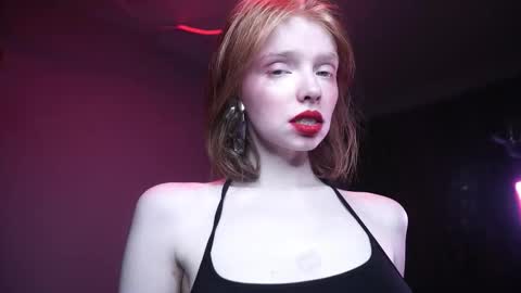 Snapshot of ginger_hugs chatting on November 2025 10:10:02 PM im expecting 350 thumbs up on my altar online show from November 2025 10:10:02 PM