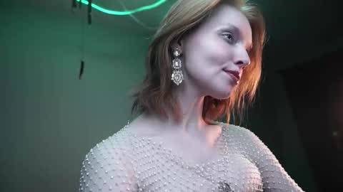 Snapshot of ginger_hugs chatting on November 2025 10:19:02 PM im expecting 350 thumbs up on my altar online show from November 2025 10:19:02 PM