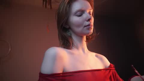 Snapshot of ginger_hugs chatting on November 2025 10:04:01 PM im expecting 350 thumbs up on my altar online show from November 2025 10:04:01 PM