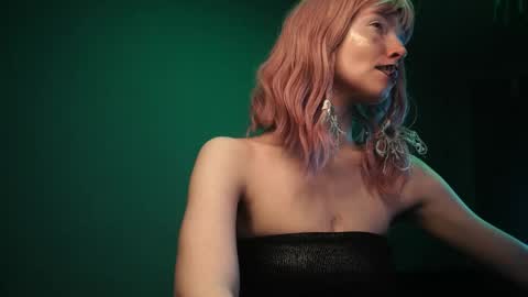 Snapshot of ginger_hugs chatting on March 2026 10:02:02 PM im expecting 350 thumbs up on my altar online show from March 2026 10:02:02 PM