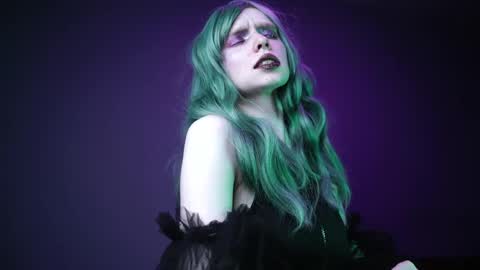 Snapshot of ginger_hugs chatting on March 2026 10:09:01 PM im expecting 350 thumbs up on my altar online show from March 2026 10:09:01 PM