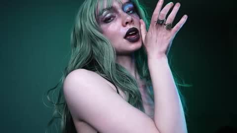 Snapshot of ginger_hugs chatting on April 2026 10:07:02 PM im expecting 350 thumbs up on my altar online show from April 2026 10:07:02 PM