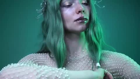 Snapshot of ginger_hugs chatting on April 2026 10:11:01 PM im expecting 350 thumbs up on my altar online show from April 2026 10:11:01 PM