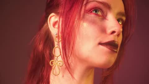 Snapshot of ginger_hugs chatting on May 2026 10:19:01 PM im expecting 350 thumbs up on my altar online show from May 2026 10:19:01 PM