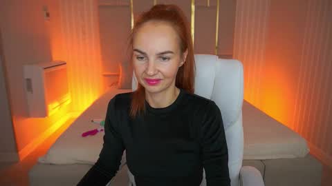 GinegerGazee online show from October 2025 06:57:01 AM
