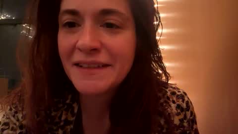 gingerlynx online show from November 2025 04:48:02 AM