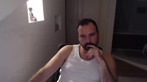 Snapshot of gintonik89 chatting on November 2025 07:14:02 PM gintonik89 online show from November 2025 07:14:02 PM