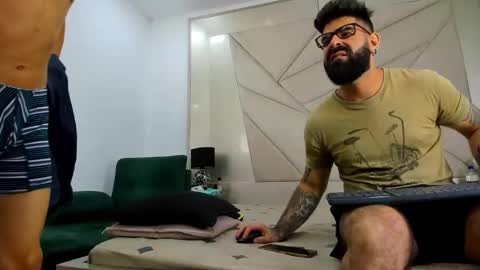 gio_lorenz online show from September 2025 01:02:01 PM