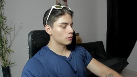 Snapshot of gio_russo chatting on December 2024 05:05:02 AM GioRusso online show from December 2024 05:05:02 AM