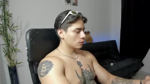 Snapshot of gio_russo chatting on December 2024 08:33:02 AM GioRusso online show from December 2024 08:33:02 AM