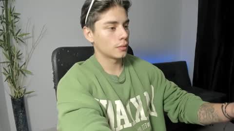 Snapshot of gio_russo chatting on December 2024 07:52:02 AM GioRusso online show from December 2024 07:52:02 AM