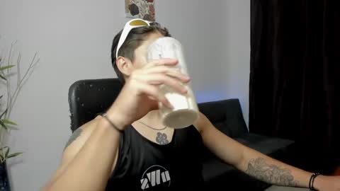 Snapshot of gio_russo chatting on December 2024 11:45:02 PM GioRusso online show from December 2024 11:45:02 PM