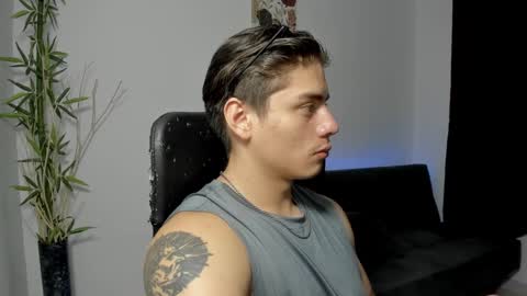 Snapshot of gio_russo chatting on December 2024 07:18:01 AM GioRusso online show from December 2024 07:18:01 AM