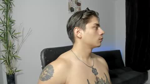 Snapshot of gio_russo chatting on December 2024 07:07:02 AM GioRusso online show from December 2024 07:07:02 AM