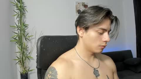 Snapshot of gio_russo chatting on December 2024 12:59:01 AM GioRusso online show from December 2024 12:59:01 AM