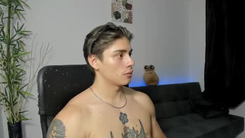 Snapshot of gio_russo chatting on December 2024 06:06:01 AM GioRusso online show from December 2024 06:06:01 AM