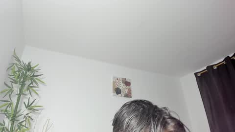 Snapshot of gio_russo chatting on January 2025 08:27:01 PM GioRusso online show from January 2025 08:27:01 PM