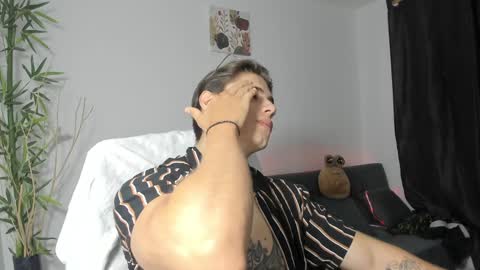 Snapshot of gio_russo chatting on January 2025 01:53:02 AM GioRusso online show from January 2025 01:53:02 AM