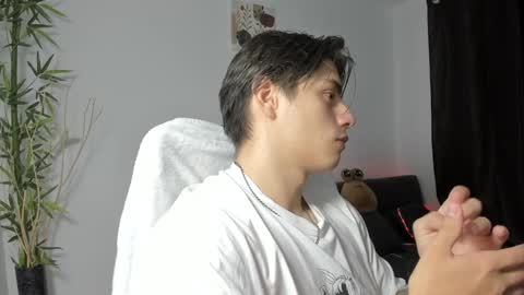 Snapshot of gio_russo chatting on January 2025 10:05:01 PM GioRusso online show from January 2025 10:05:01 PM