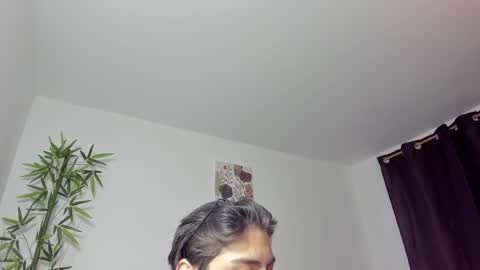 Snapshot of gio_russo chatting on January 2025 07:21:01 PM GioRusso online show from January 2025 07:21:01 PM