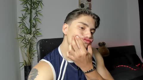 Snapshot of gio_russo chatting on January 2025 05:19:01 AM GioRusso online show from January 2025 05:19:01 AM