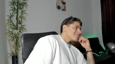 Snapshot of gio_russo chatting on January 2025 05:42:01 PM GioRusso online show from January 2025 05:42:01 PM