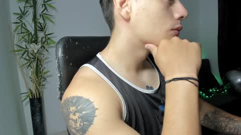 Snapshot of gio_russo chatting on January 2025 02:08:02 PM GioRusso online show from January 2025 02:08:02 PM