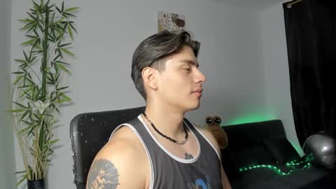 Snapshot of gio_russo chatting on January 2025 05:11:01 PM GioRusso online show from January 2025 05:11:01 PM