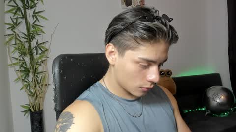 Snapshot of gio_russo chatting on January 2025 10:38:01 PM GioRusso online show from January 2025 10:38:01 PM