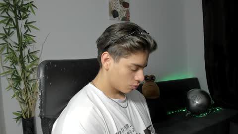 Snapshot of gio_russo chatting on January 2025 02:15:01 PM GioRusso online show from January 2025 02:15:01 PM