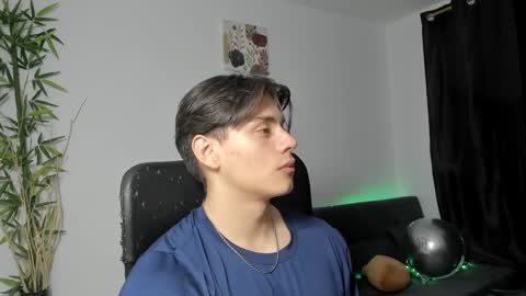 Snapshot of gio_russo chatting on January 2025 12:17:02 AM GioRusso online show from January 2025 12:17:02 AM